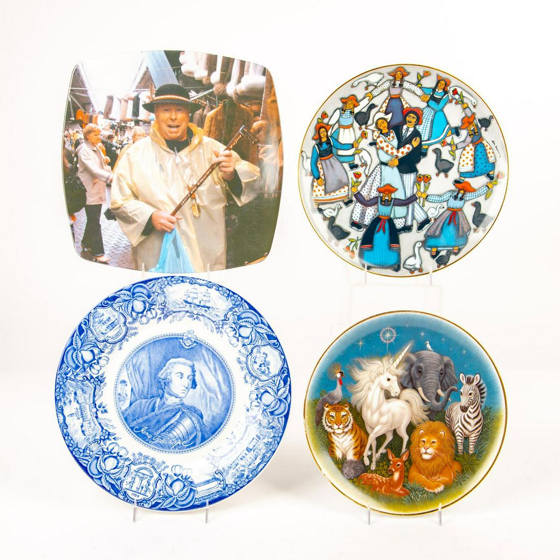 Set Of 4 Decorative Ceramic Plates (1 of 2)