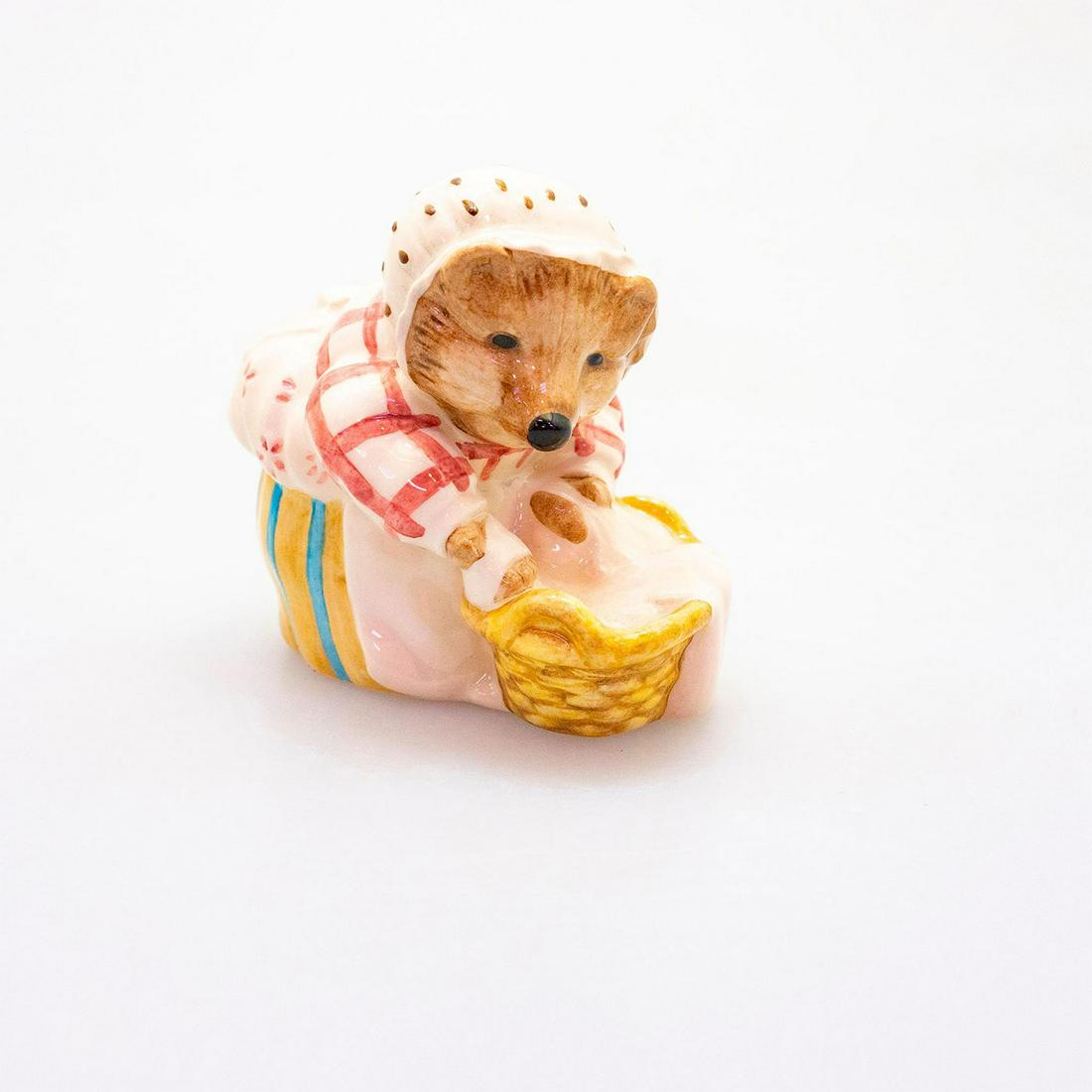 Beswick Ware Beatrix Potter Figurine, Mrs Tiggy Winkle (1 of 3)