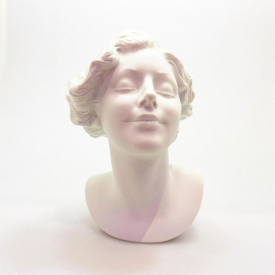 Daisy 01009250 - Lladro Porcelain Figure (1 of 3)