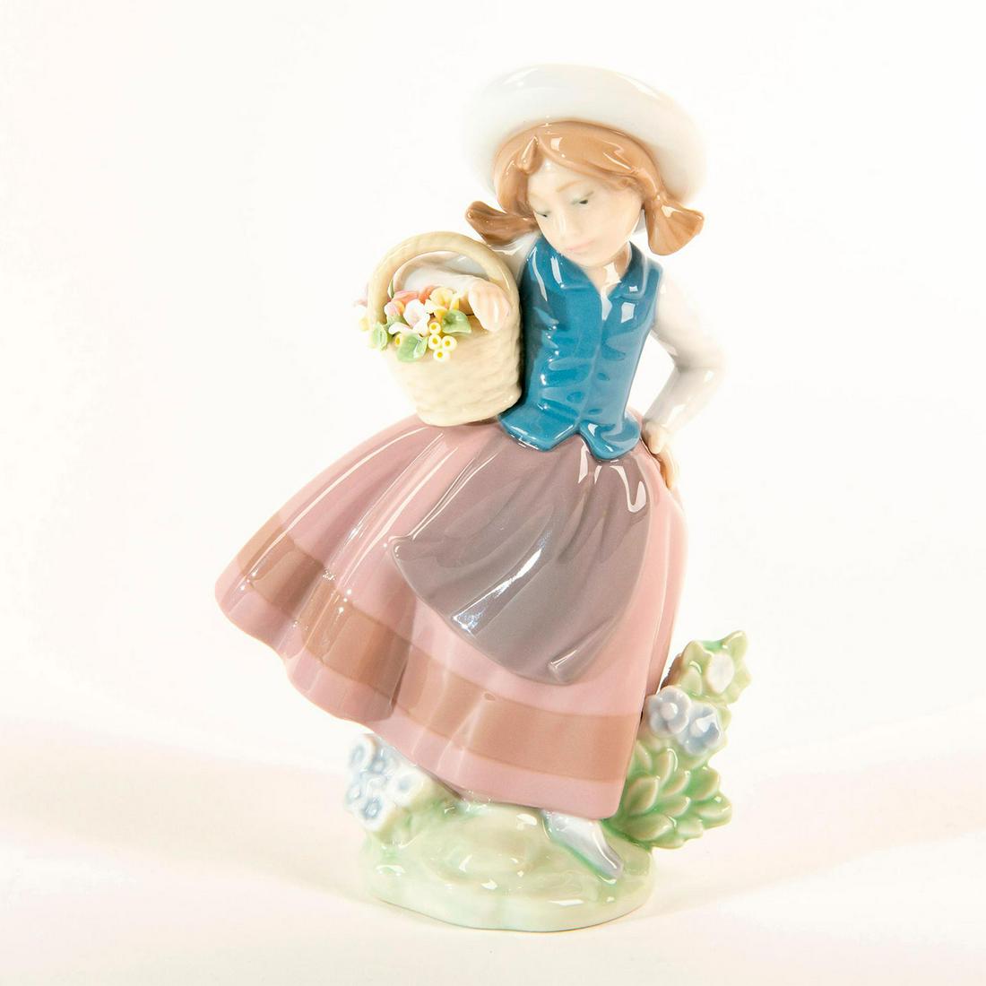 Sweet Scent 1005221 - Lladro Porcelain Figure (1 of 4)