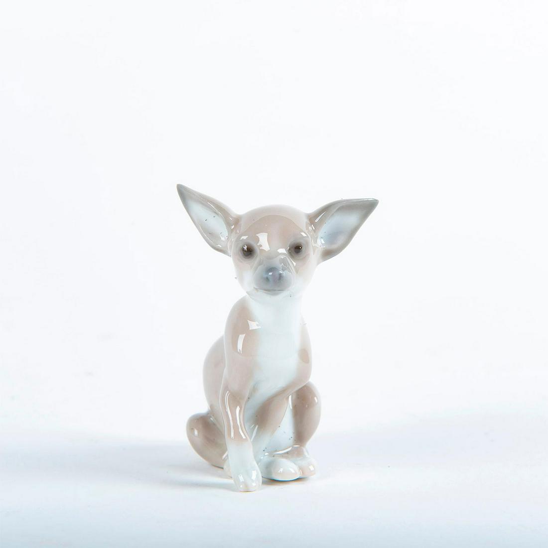 Chihuahua 01008367 - Lladro Porcelain Figure (1 of 3)