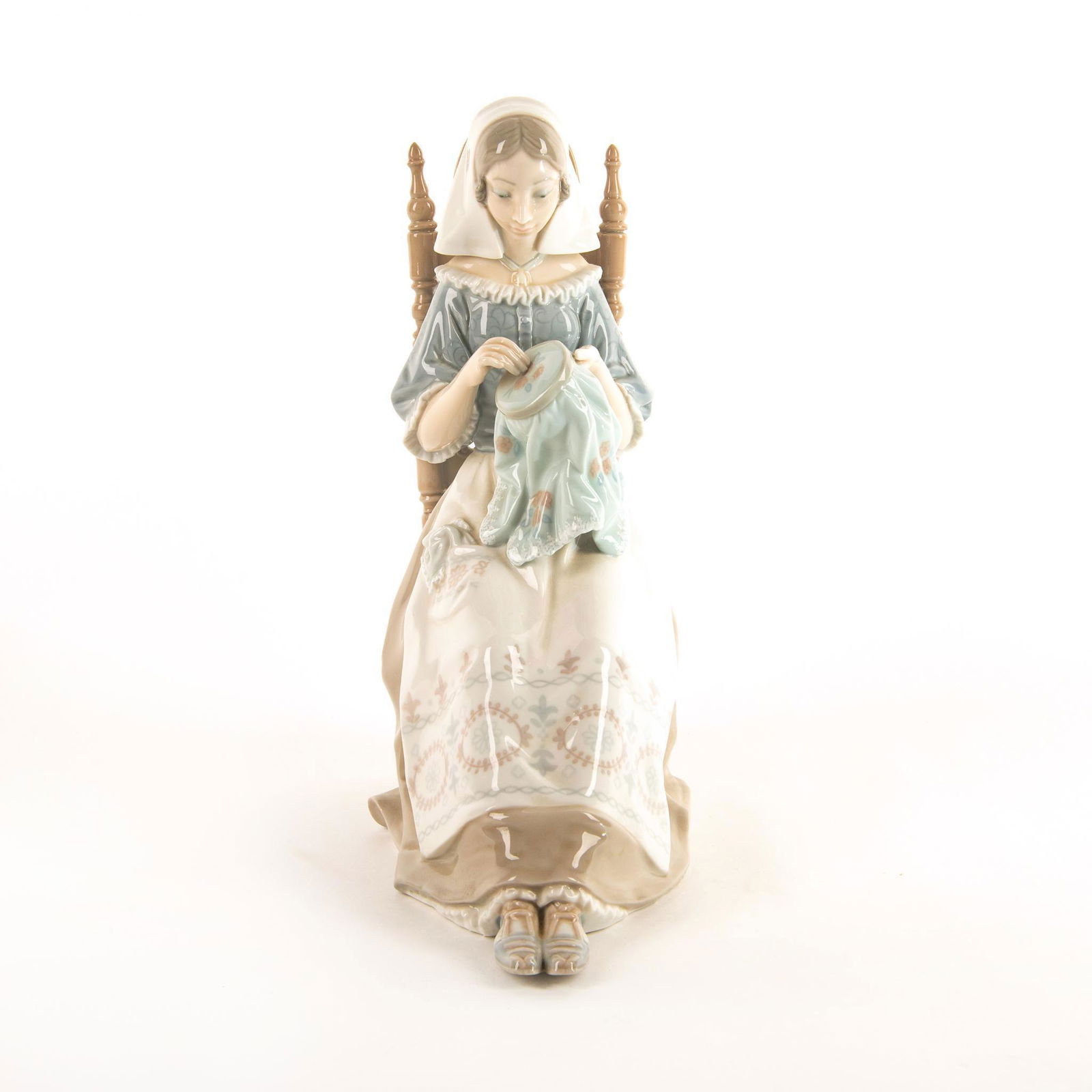 Embroiderer 01004865 - Lladro Porcelain Figure (1 of 4)