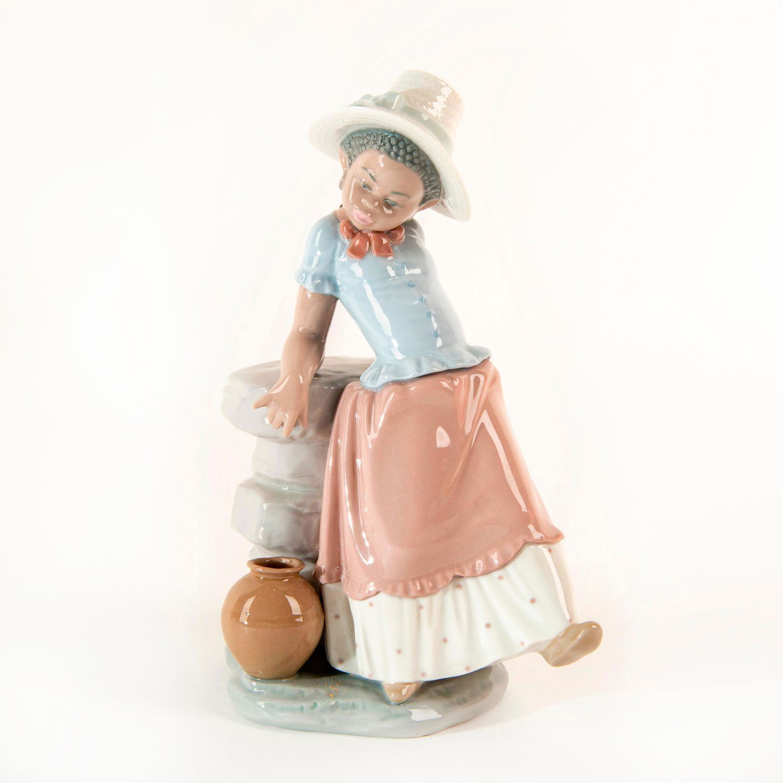 A Step in Time 1005158 - Lladro Porcelain Figure (1 of 3)