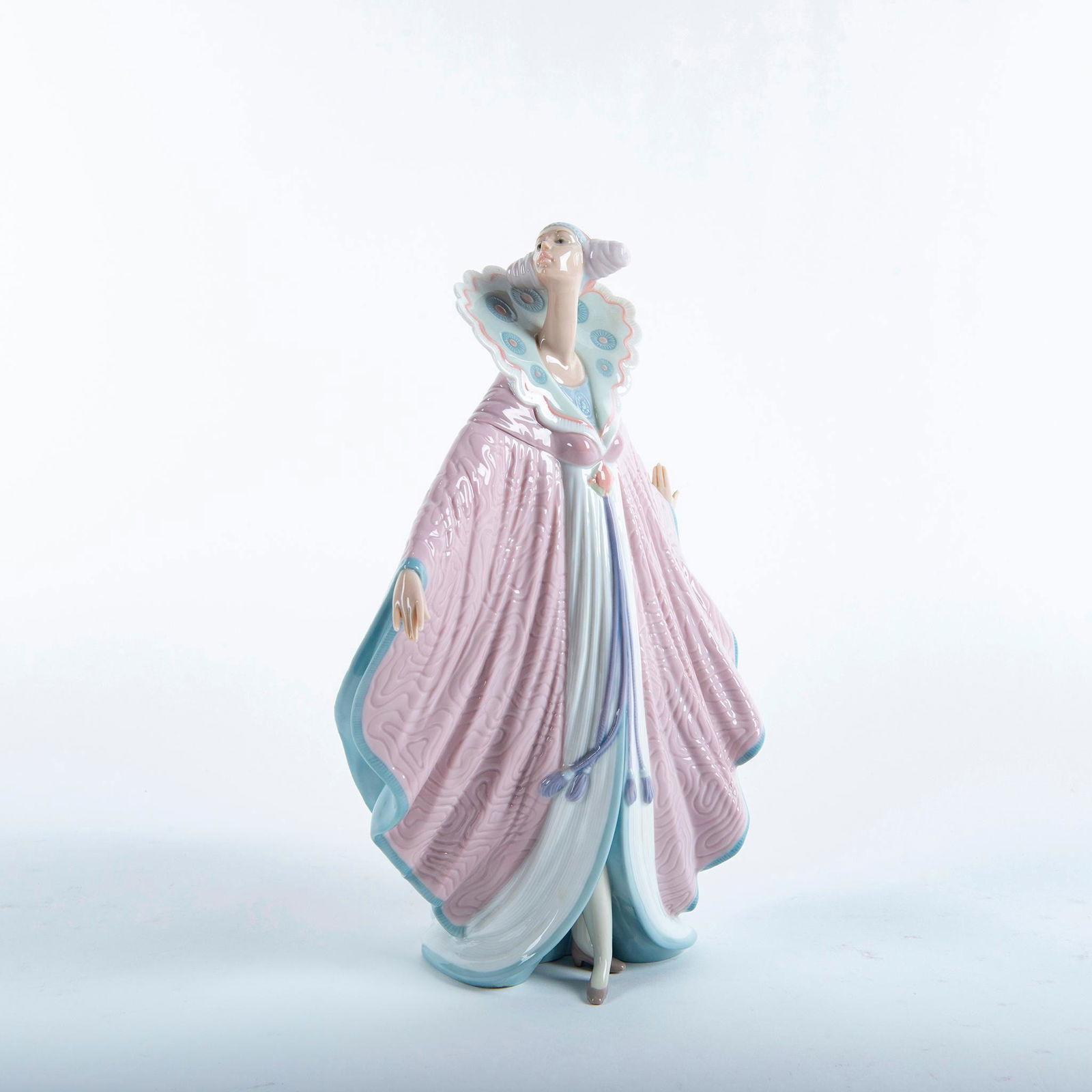 Quione 6284 - Lladro Porcelain Figure (1 of 3)
