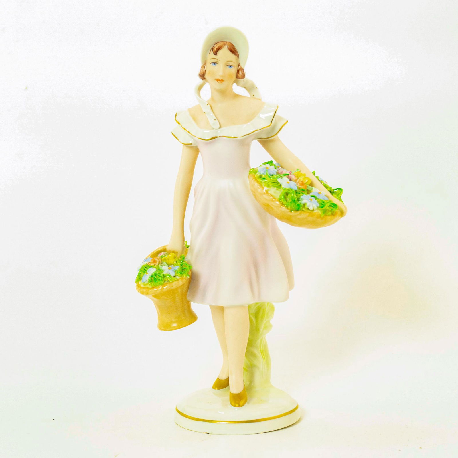 Royal Dux Bohemia Porcelain Figurine, Flower Girl (1 of 3)