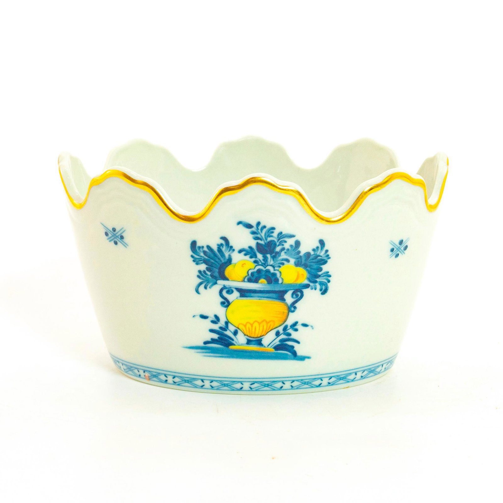 Vista Alegre Portugal Viana, Scalloped Edge Dish (1 of 5)