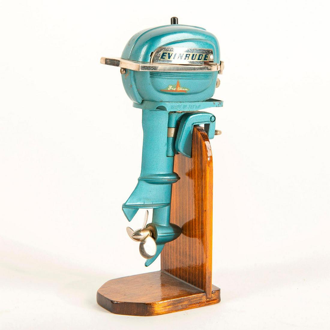 Vintage 1954 Evinrude Big Twin K&O Miniature Motor (1 of 4)