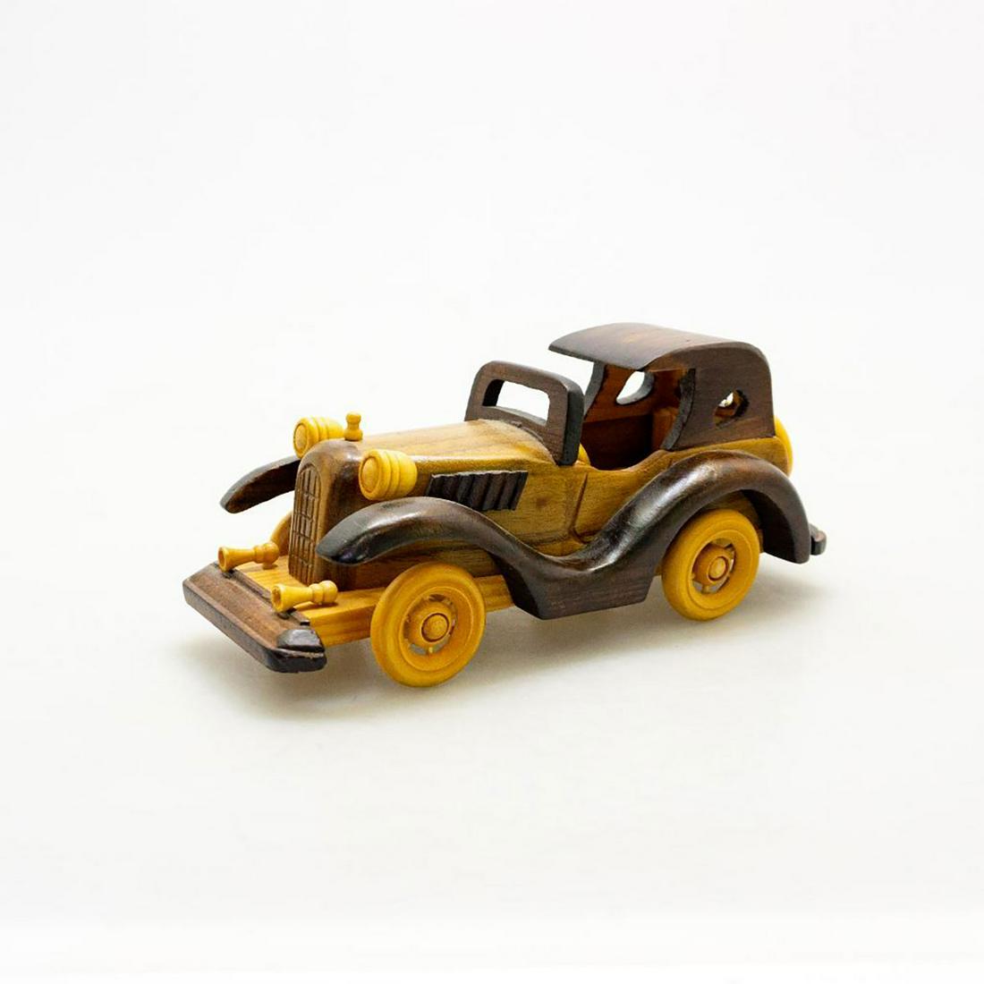 VINTAGE HAND CARVED WOOD CLASSIC ROADSTER CAR MODEL (1 of 4)