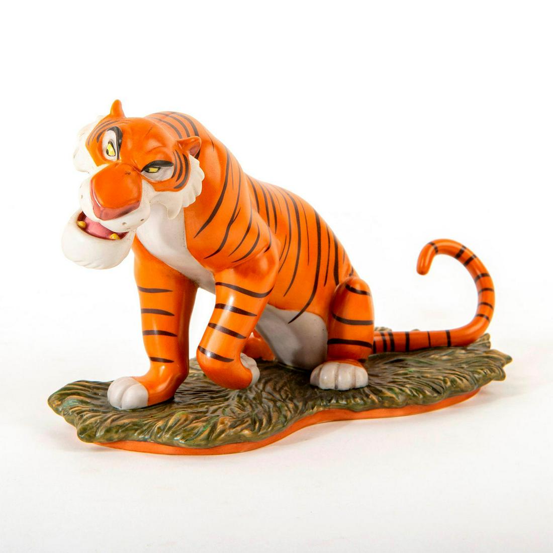 Disney Classics Figurine, Everyone Runs from Shere Khan: Shere Khan sits, menacingly taunting his prey. Does not include original box. Includes certificate. Issued: 1998 Dimensions: 4.5"H Country of Origin: Thailand Manufacturer: Disney