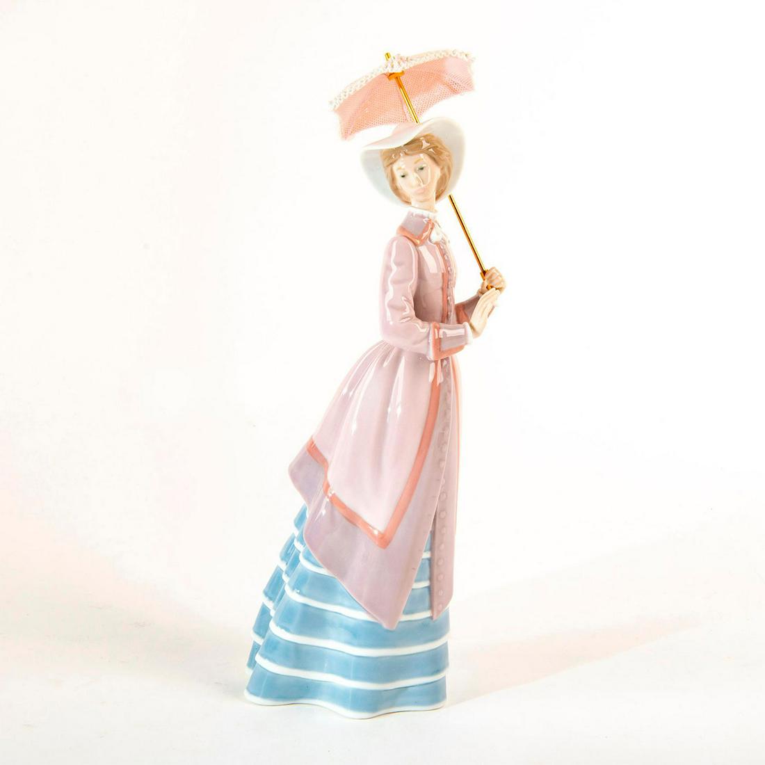 Parisian Lady 1005321 - Lladro Porcelain Figure (1 of 3)