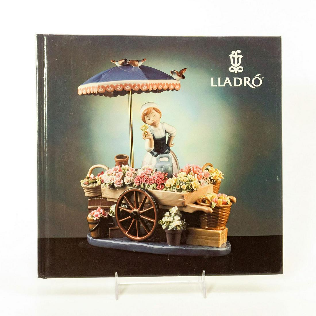 2 Lladro Art Porcelain Collectors Books (1 of 6)