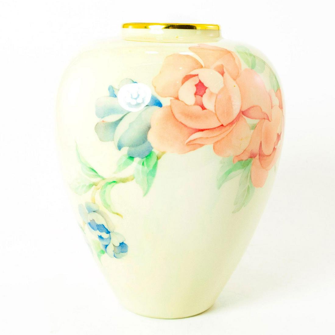 Vintage Lenox Chatsworth Medium Vase: Hand decorated; Chatsworth floral pattern. Soft pastel floral design on cream color ground. Decorated with 24k gold accents. Lenox backstamp. Issued: 20th c. Dimensions: 7.75"H Manufacturer: Lenox Cou