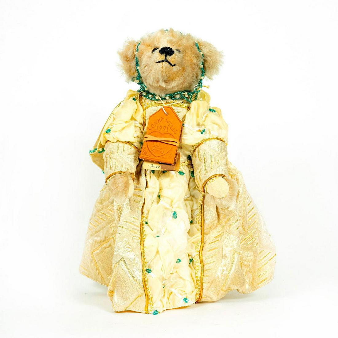 Princess Teddy Bear, La Baroness O'Kiss (1 of 3)
