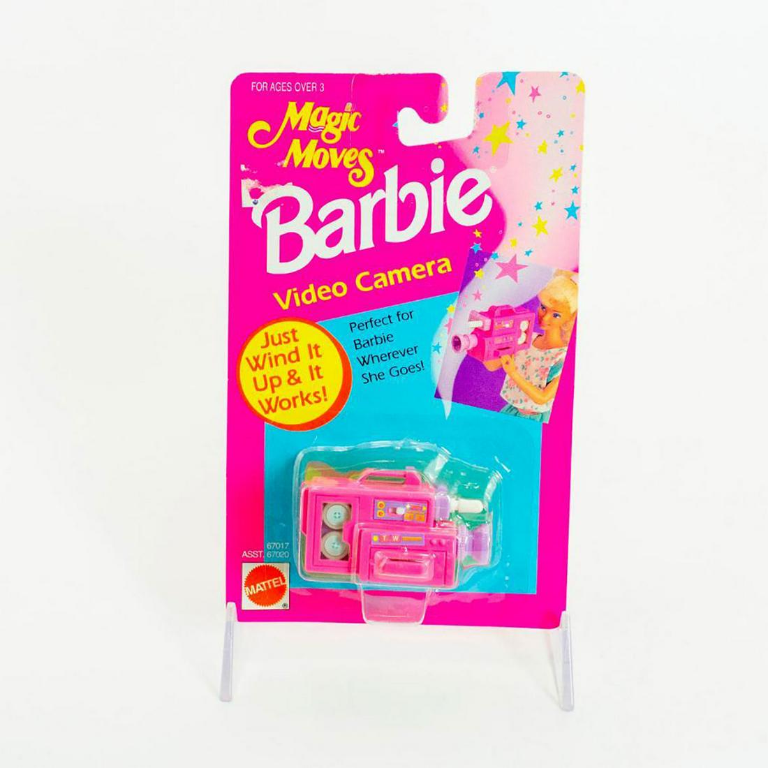 7 Mattel Barbie Clothing and Accessory Sets: All 7 still in original packaging, Barbie's ever lasting glamourous collectibles here for the taking. 7 Different outfits and accessories including sets such as Black Label, 2 from Fashions Floatin' C