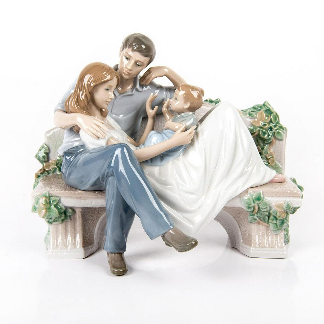 A Priceless Moment 1008056 - Lladro Porcelain Figurine (1 of 3)