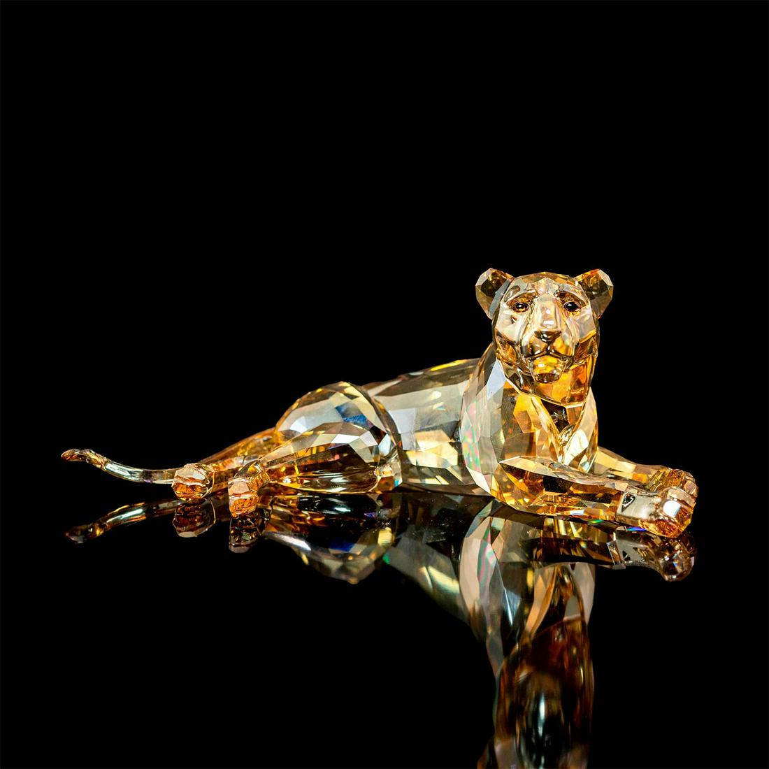 Swarovski Crystal Figurine Mother Lioness SCS 2016 (1 of 3)