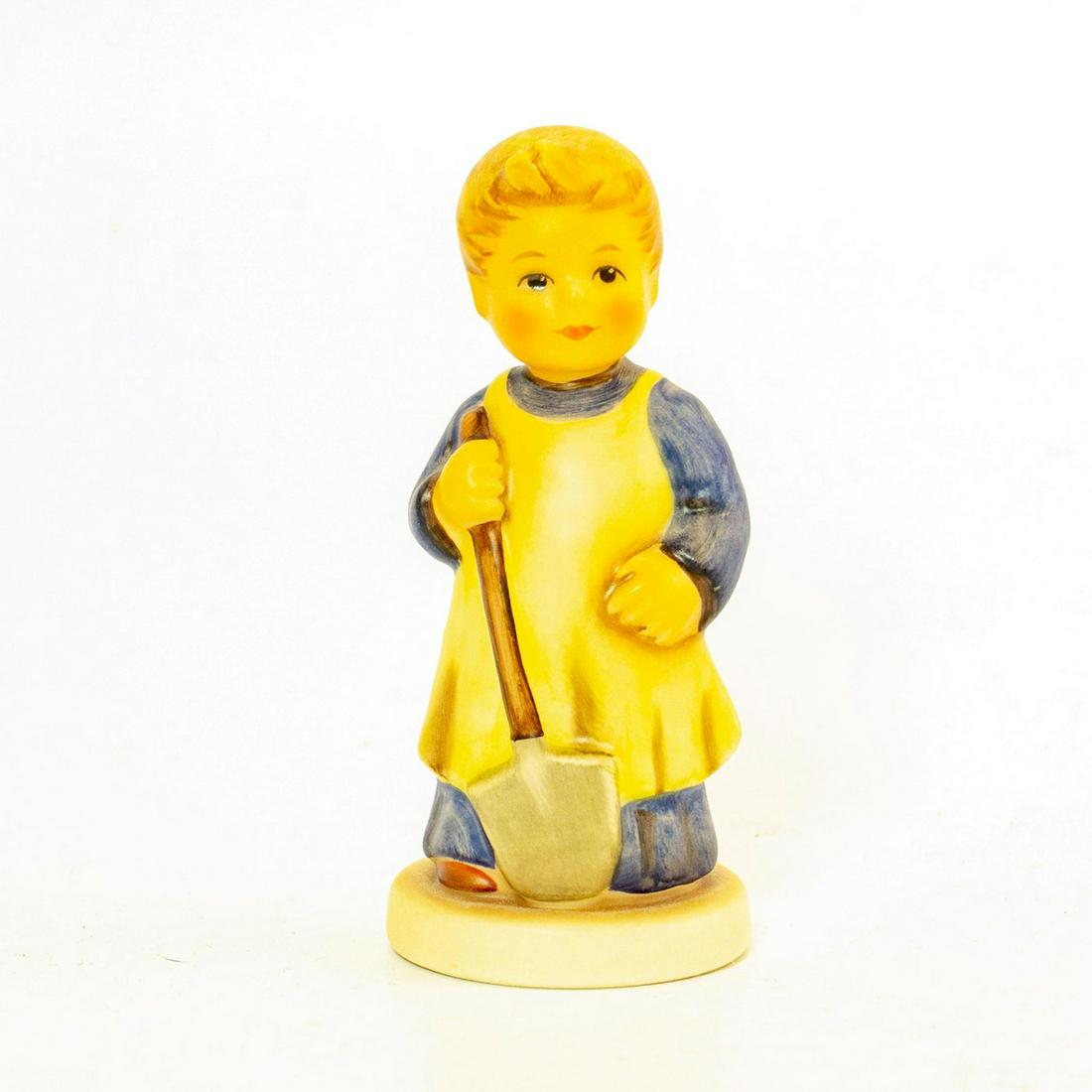 Garden Treasures 727 - Goebel Hummel Figurine: Club Membership figure 1998. Young boy with shovel. Goebel backstamp. Issued: 20th c. Dimensions: 3.5"H Manufacturer: Goebel Country of Origin: Germany