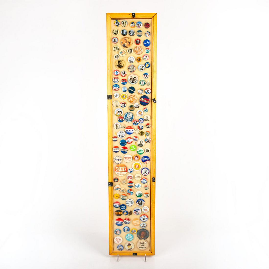 A COLLECTION OF POLITICAL PIN BACK BUTTONS (1 of 6)