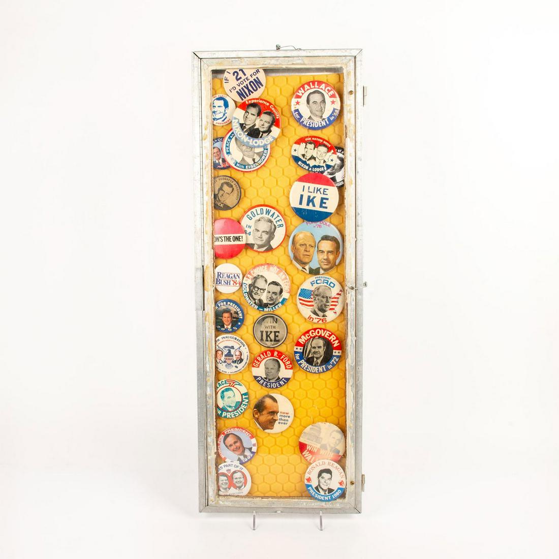 A COLLECTION OF POLITICAL PIN BACK BUTTONS (1 of 4)