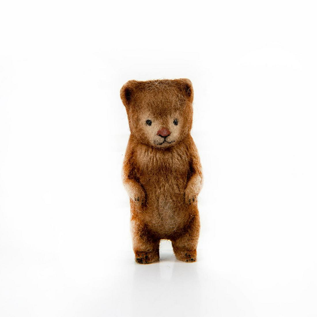R John Wright Collectible Bear Boutonniere (1 of 5)