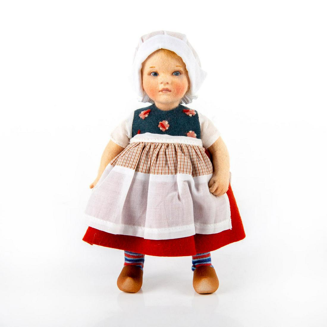 R. John Wright Dolls, Around The World, Gerda (1 of 5)