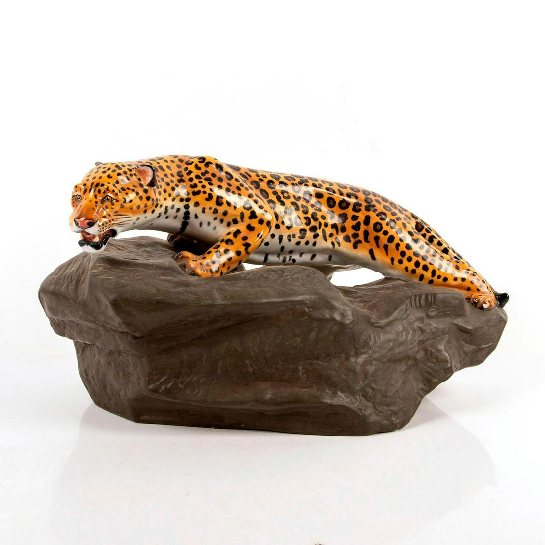 Royal Doulton Figurine, Leopard On Rock HN2638 (1 of 3)