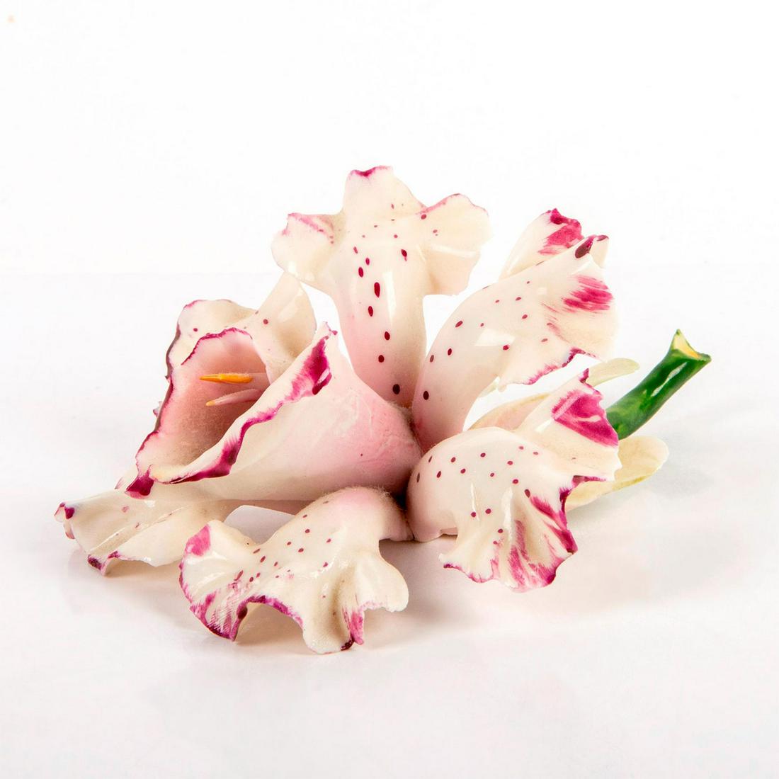 Vintage Capodimonte Creazioni Savastano Figurine Flower (1 of 5)