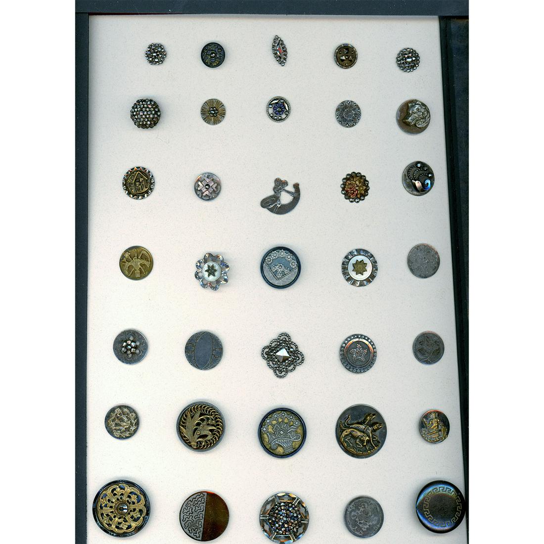 A WHOLE CARD OF ASSORTED METAL INCLUDING STEEL BUTTONS (1 of 5)