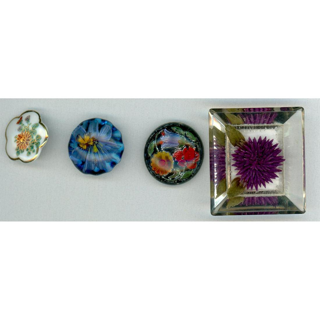 A SMALL CARD OF ASSORTED MATERIAL FLOWER BUTTONS (1 of 4)