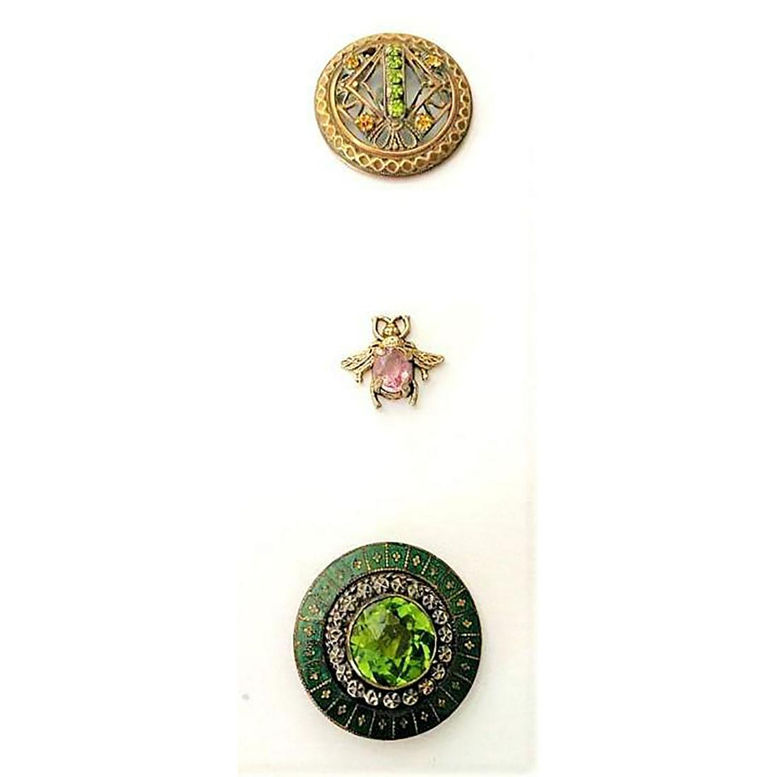 A SMALL CARD OF DIV 1 AND THREE JEWELED BUTTONS (1 of 5)