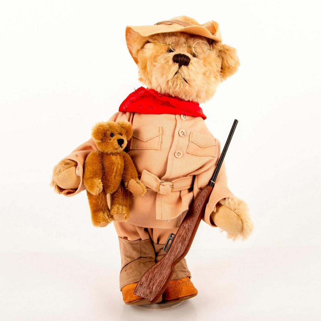 Donna Hodges Collectable Teddy Bear, Teddy Roosevelt: Tan mohair, fully jointed. Wears classic safari outfit. Carries rifle and smaller teddy bear. Comes with stand. Excellent condition. #teddy #bear #teddybear #plush #hunting Artist: Donna Hodges Issued