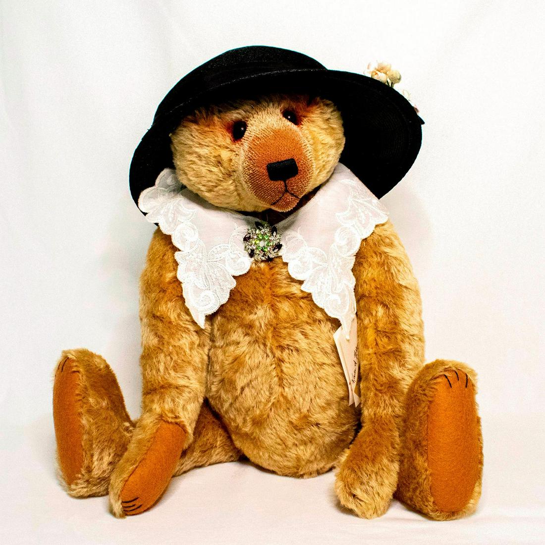 Karen A. Meer The Mad Hatted Bear, Auntie Gracie (1 of 11)