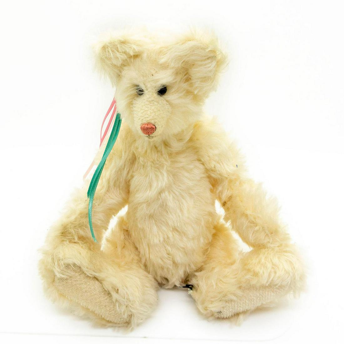 Judith Anderson Eppolita, Aurora White Teddy Bear (1 of 3)