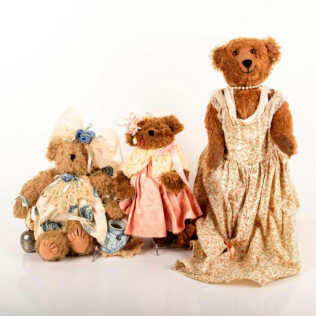 3pc White Pink and Blue Dress Spring Time Teddy Bears (1 of 5)