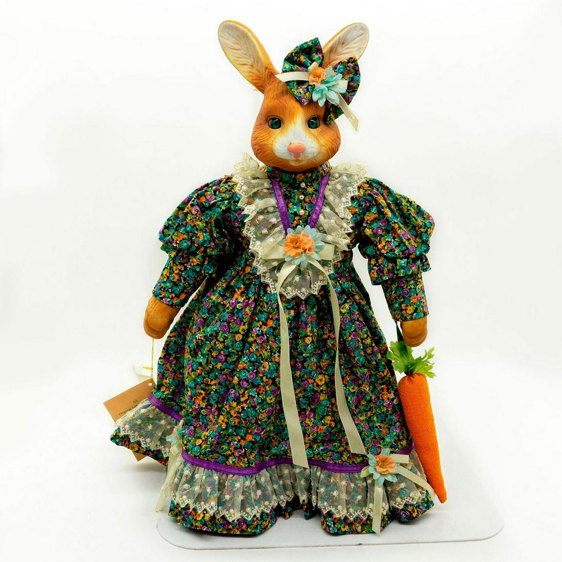 Carol Anne Dolls, Ms. Bitsy Musical Porcelain Doll (1 of 4)