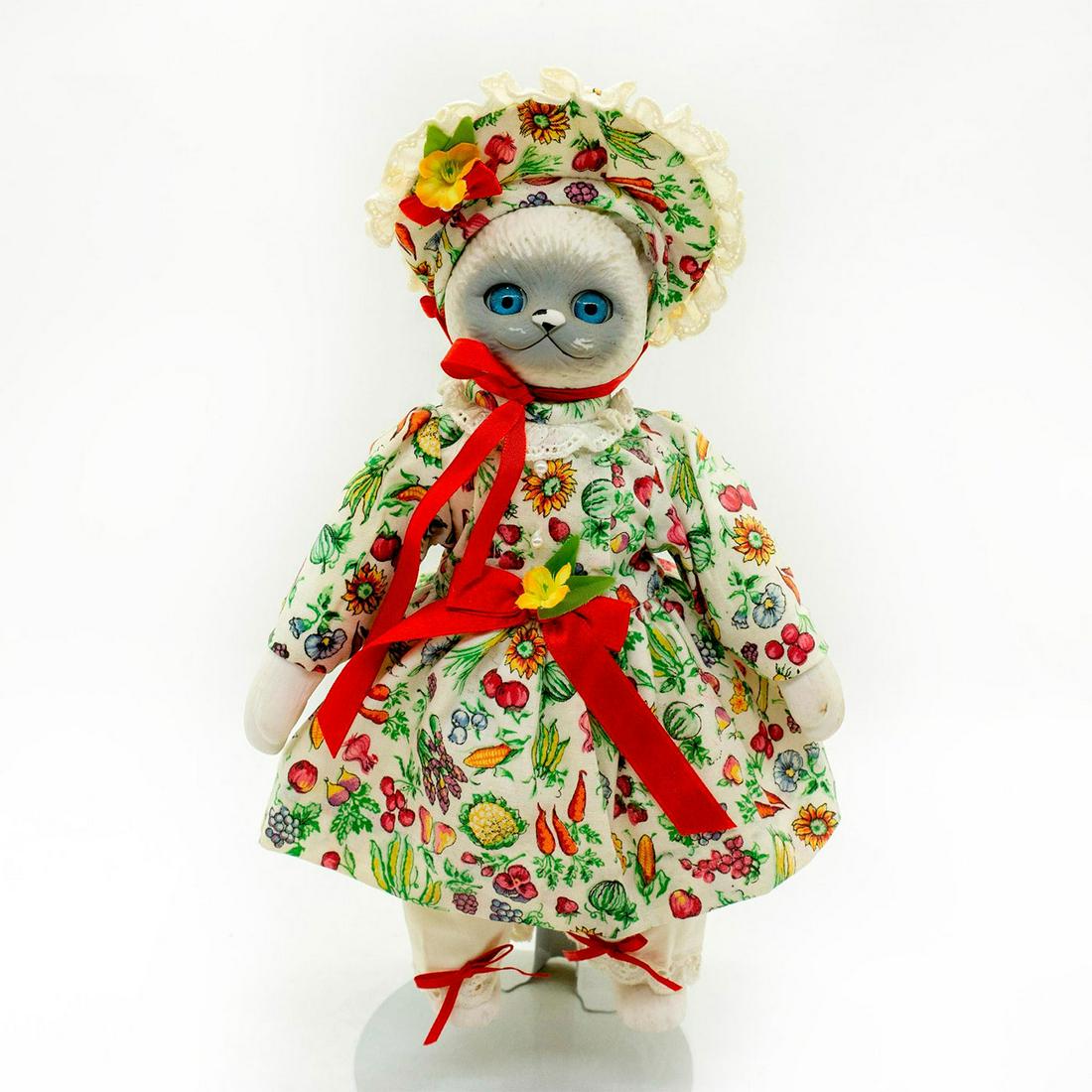 Goebel, Ms Clawdia Cuddles, Bonnet Belle Cats Porcelain (1 of 4)