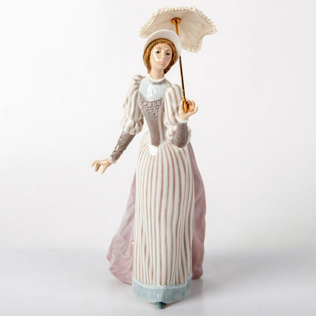 English Lady 1005324 - Lladro Porcelain Figurine (1 of 5)