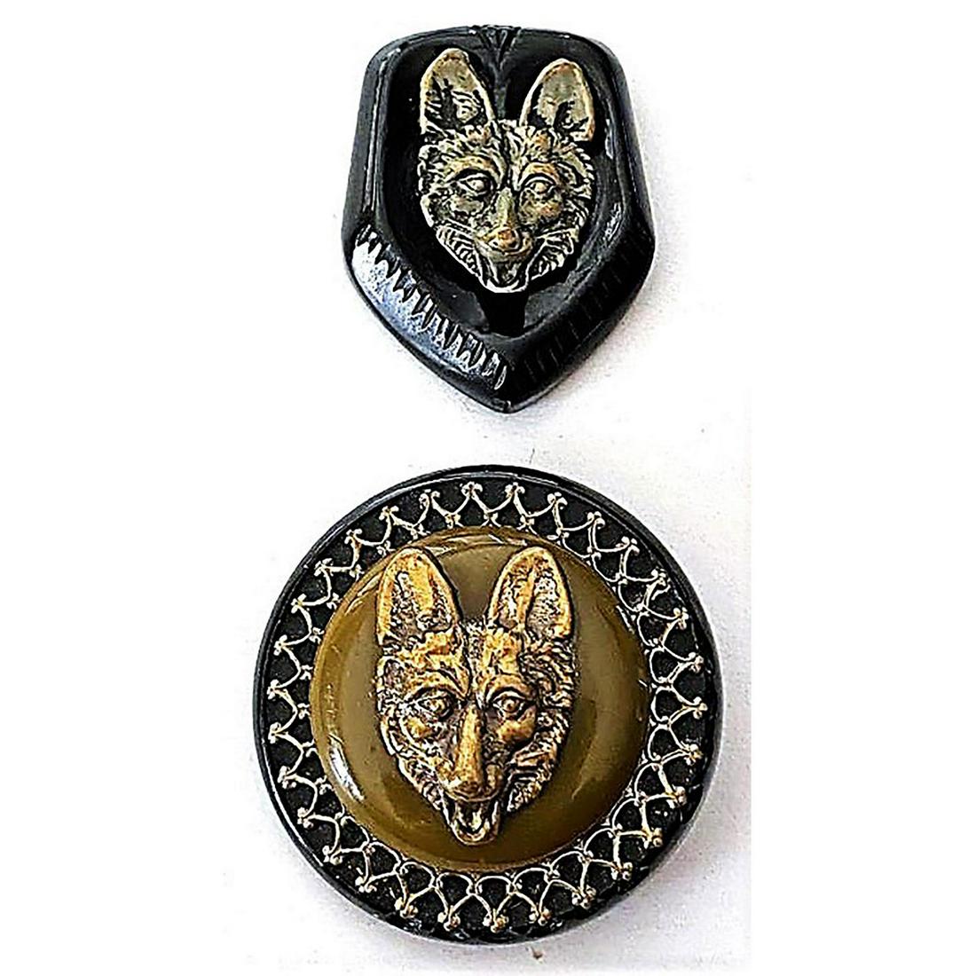 A SMALL CARD OF DIVISION THREE BAKELITE ANIMAL BUTTONS (1 of 4)