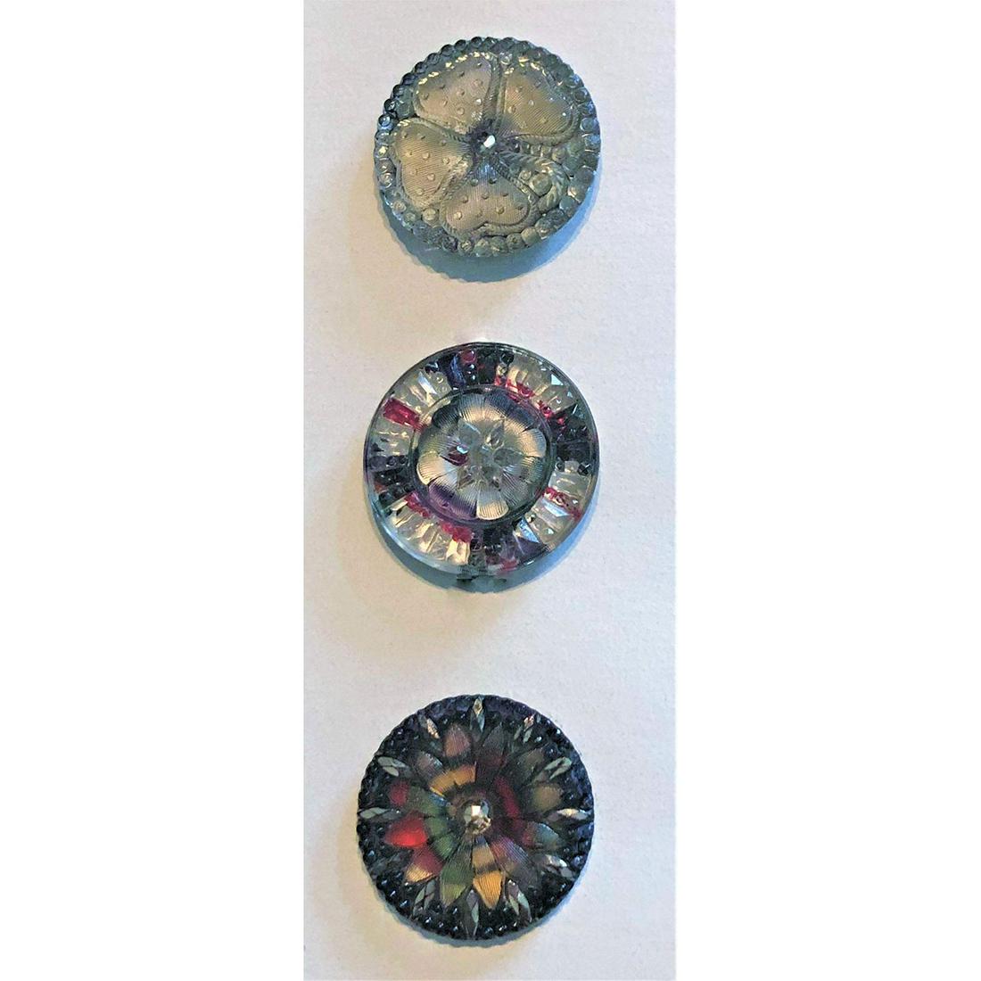 A SMALL CARD OF DIVISION 1 LACY GLASS BUTTONS (1 of 5)