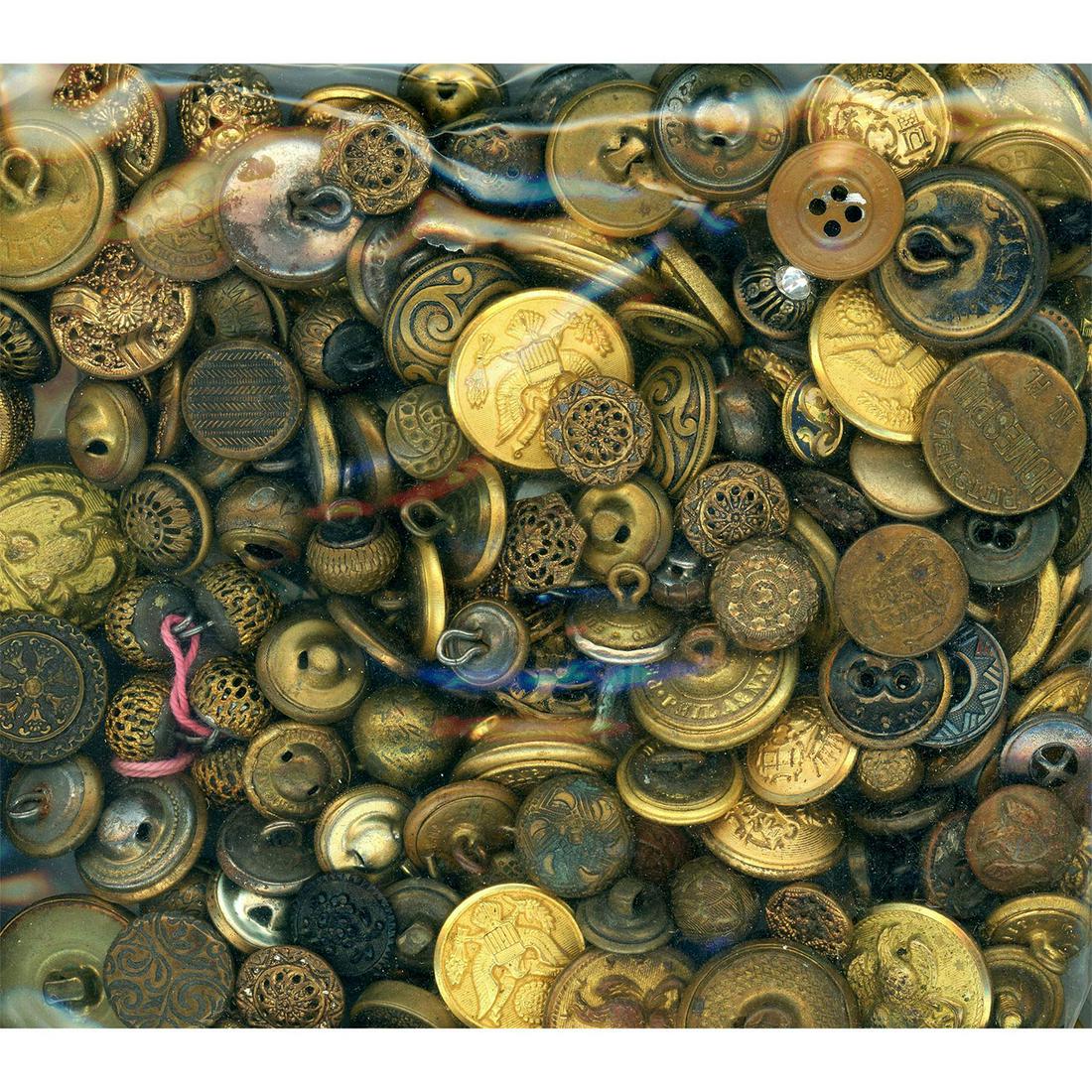 2 HEAVY BAG LOTS OF ASSORTED METAL BUTTONS (1 of 4)
