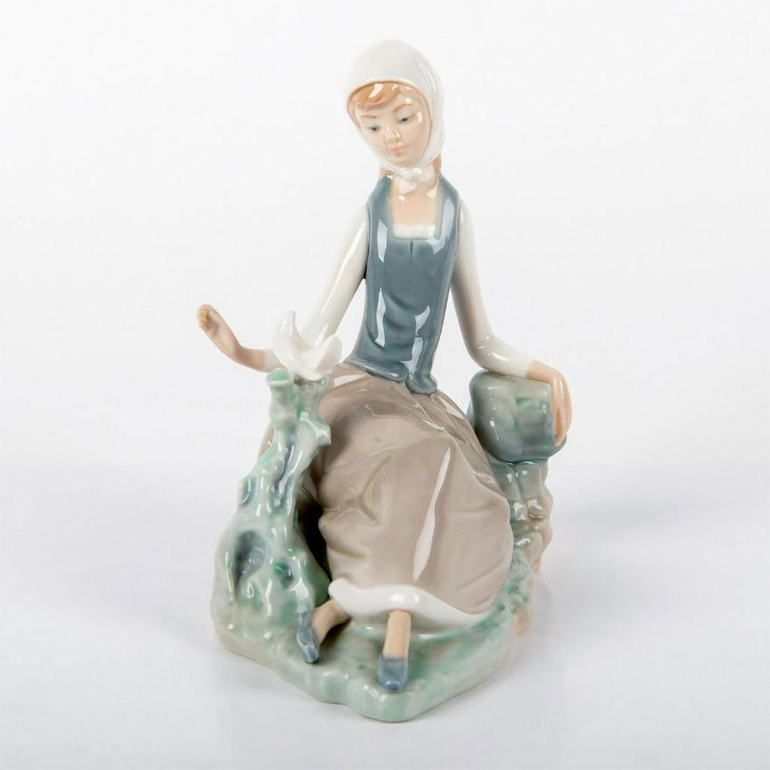 Shepherdess with Dove 1004660 - Lladro Porcelain (1 of 4)