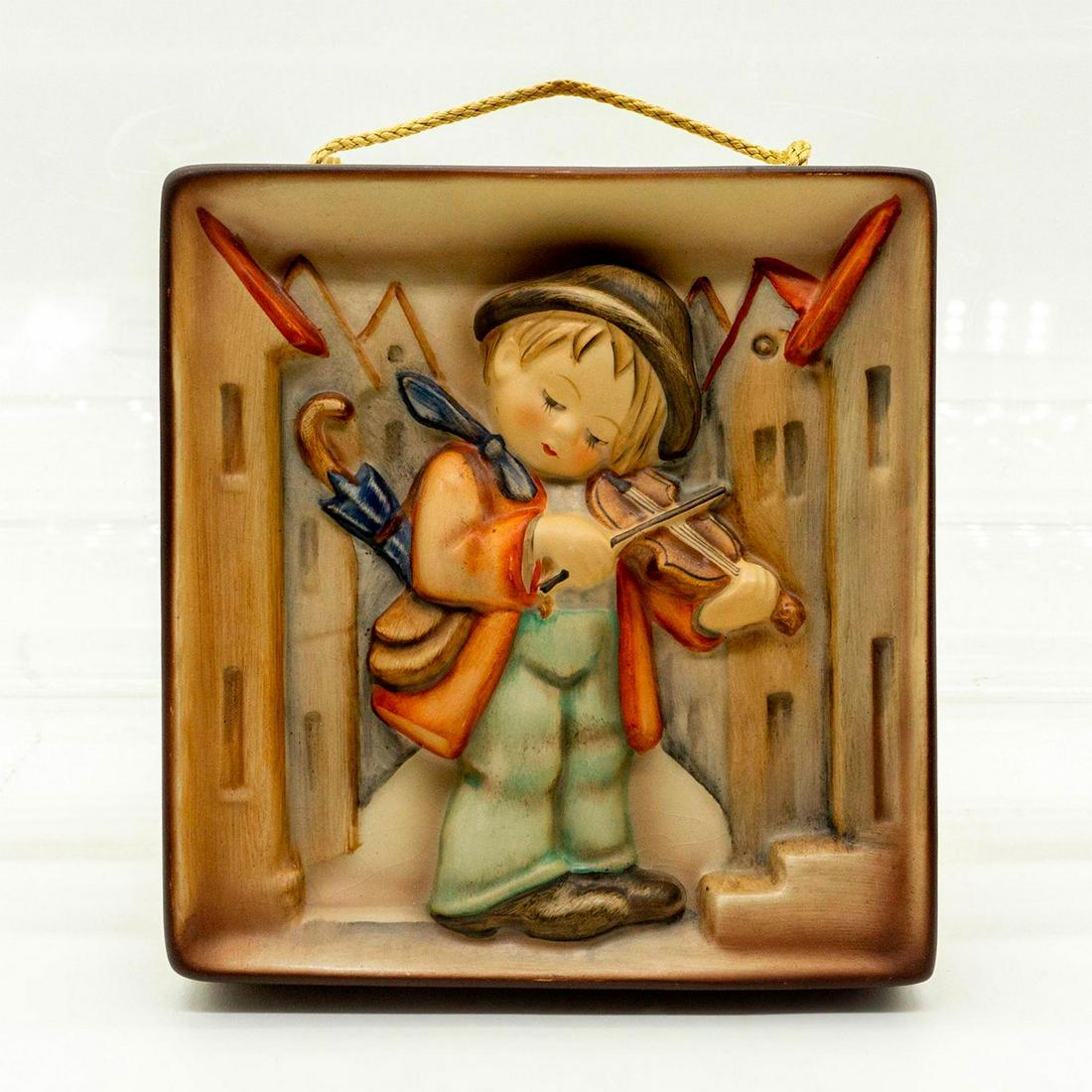 Goebel Hummel Wall Plaque, Little Fiddler 93 (1 of 5)