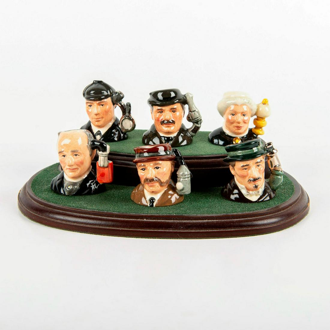 Sherlock Holmes Set with Base - Tiny - Royal Doulton (1 of 3)