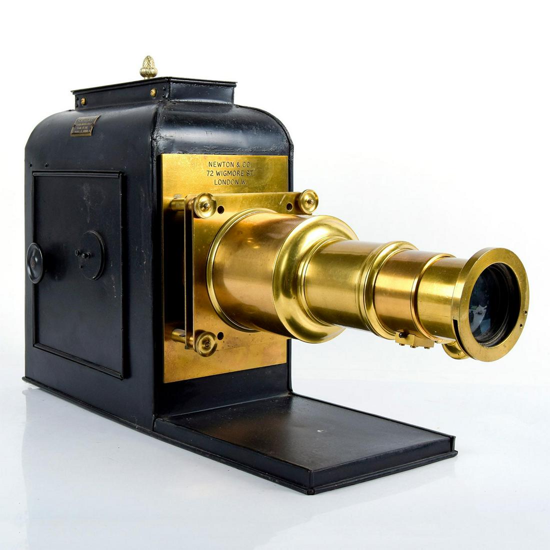 Vintage Newton & Co Magic Lantern Projector (1 of 9)
