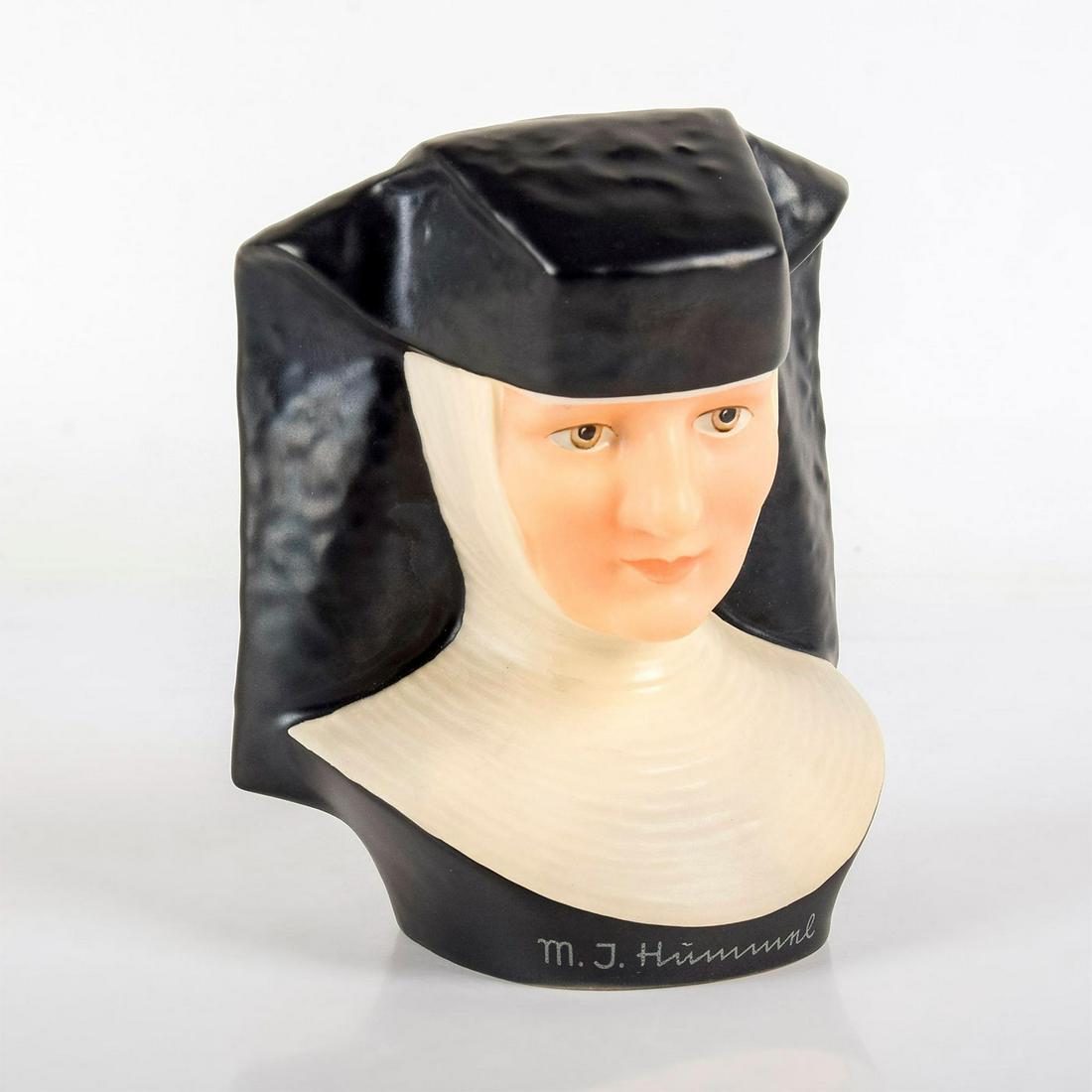 Sister M.I. Hummel - Hummel Bust: Exclusive special edition No. 3 ceramic bust for Goebel Collectors Club members. Semi-matte black and white coloration. Goebel backstamp. Comes in original box. Age related crazing. #Hummel Dimensions