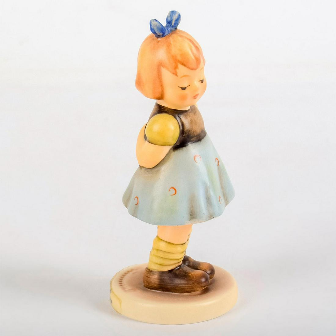 Two Hands One Treat 493 - Goebel Hummel Figurine (1 of 4)