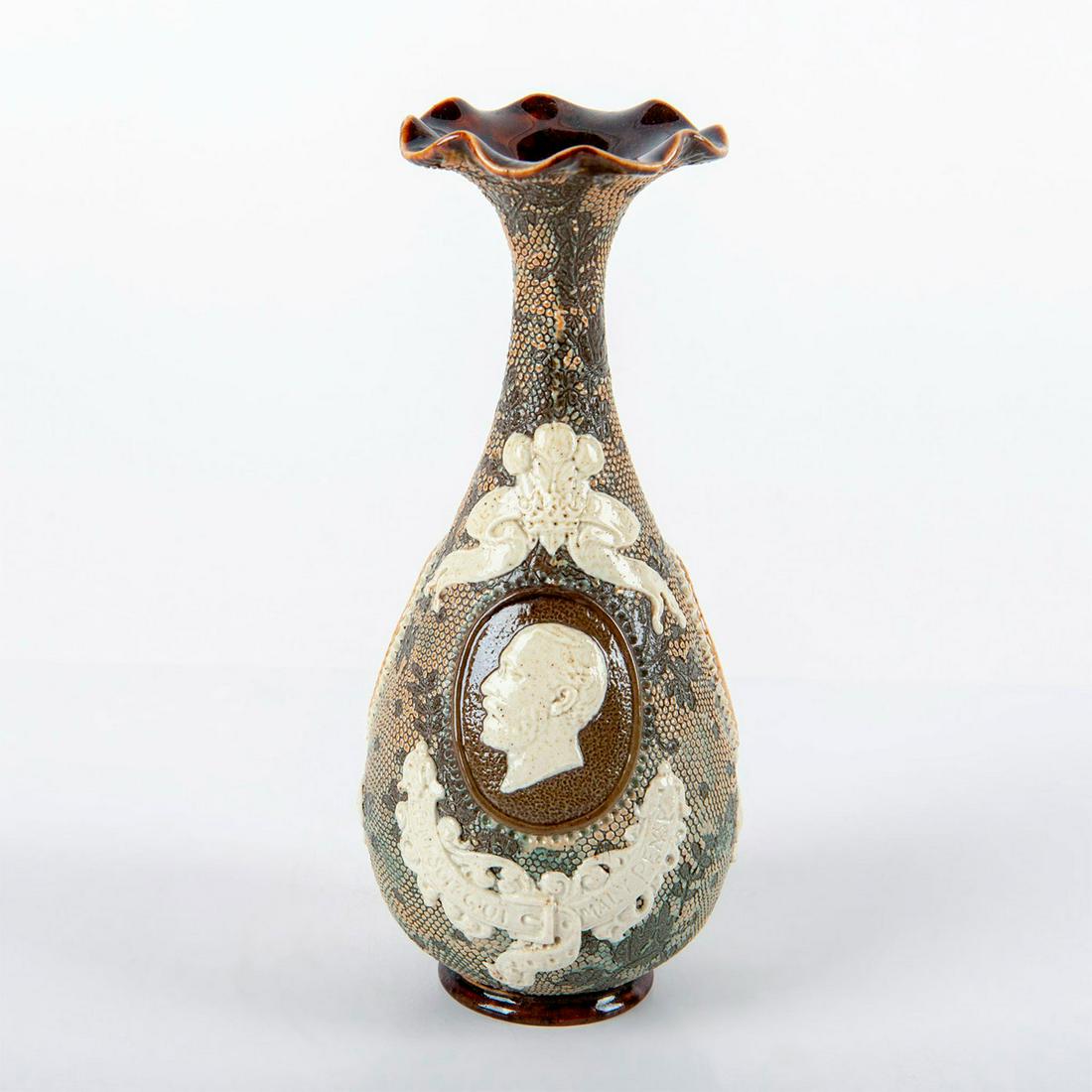 Doulton Lambeth John Broad Albert Medal Vase (1 of 7)