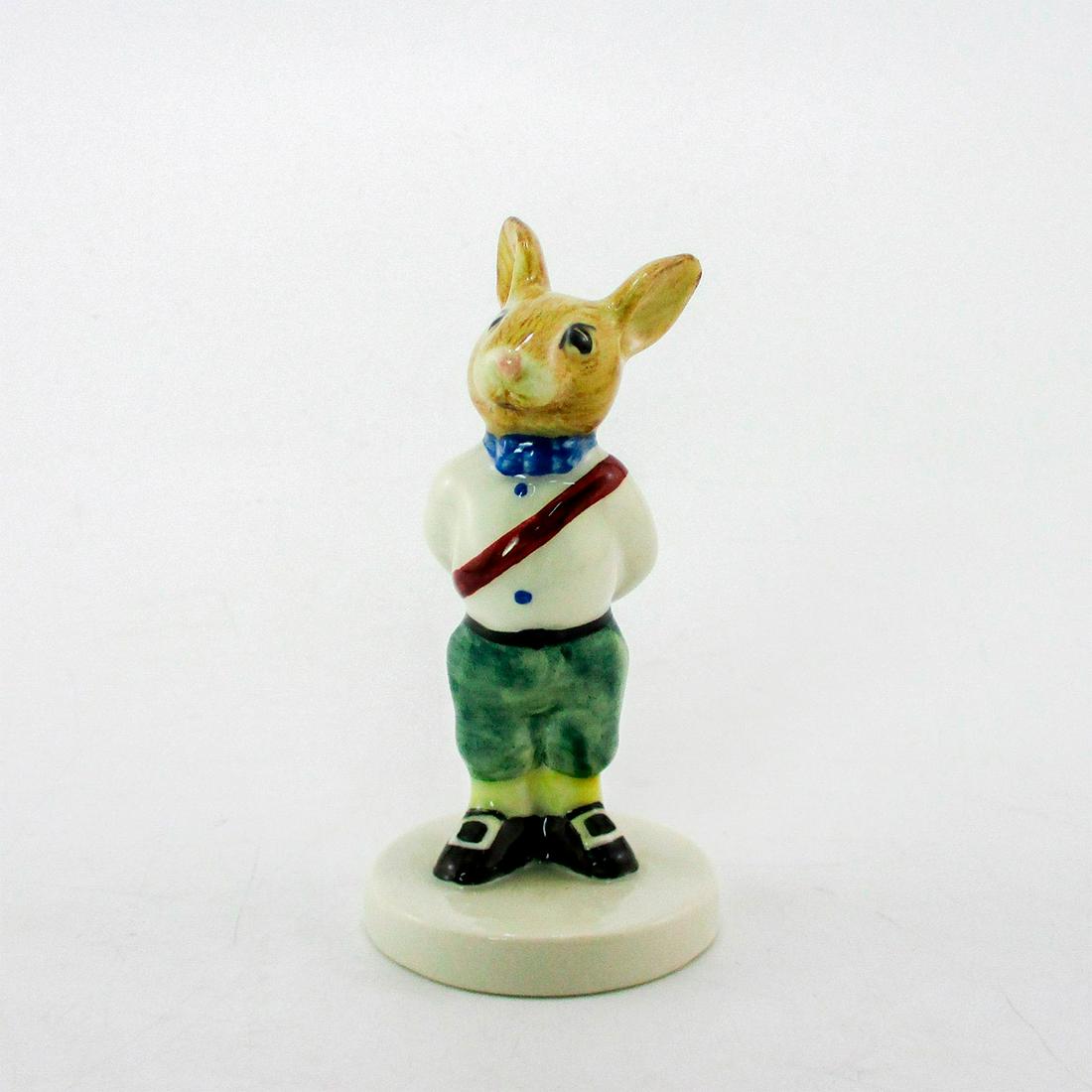 Prince Frederick DB48 - Royal Doulton Bunnykins: Green, white and red coloration. Part of the Royal Family collection. Royal Doulton backstamp. Weight: 1.4 oz Artist: H. Sales Issued: 1986 - 1990 Dimensions: 3.5"H Manufacturer: Royal Doulton Country