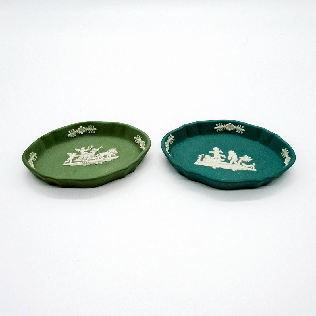 Set of 2 Wedgwood Jasperware Trinket Dishes (1 of 5)
