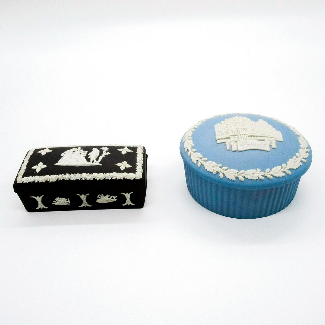 Set of 2 Wedgwood Jasperware Trinket Boxes (1 of 4)